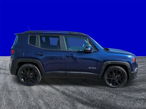 Used 2017 Jeep Renegade Altitude FWD image 3