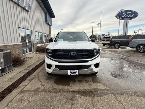 New 2025 Ford Expedition Platinum w/ Driver's Package image 3