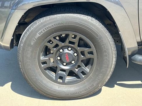 Used 2022 Toyota 4Runner SR5 Premium w/ Moonroof Package RWD image 5