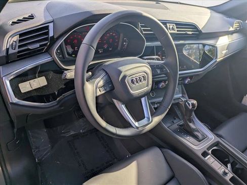 New 2025 Audi Q3 2.0T Premium image 9