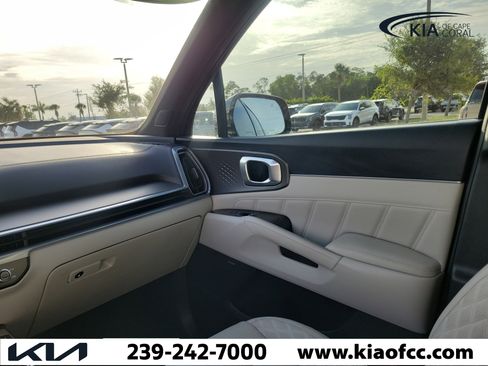 Used 2025 Kia Sorento SX Prestige AWD/4WD image 18