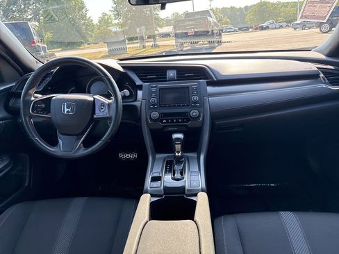Used 2017 Honda Civic Sport image 9