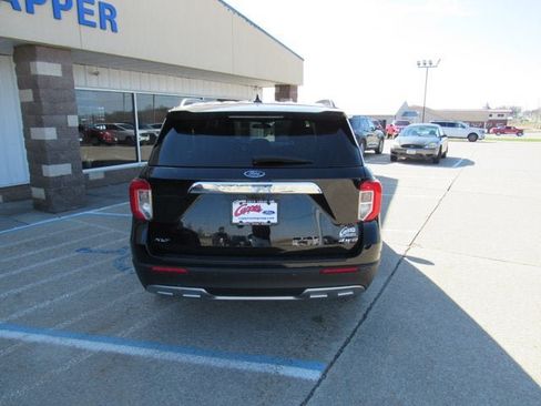 Used 2023 Ford Explorer XLT w/ Equipment Group 202A AWD/4WD image 6