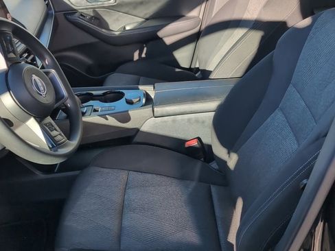 Used 2024 Nissan Rogue SV image 6