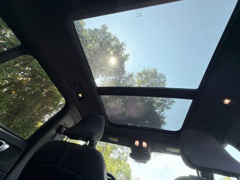 Used 2023 Volvo XC40 Recharge Plus w/ Protection Package Premier AWD/4WD image 22