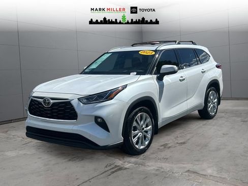 Used 2023 Toyota Highlander Limited AWD/4WD image 1