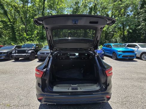 Used 2025 Chevrolet Trax RS w/ Sunroof Package FWD image 18