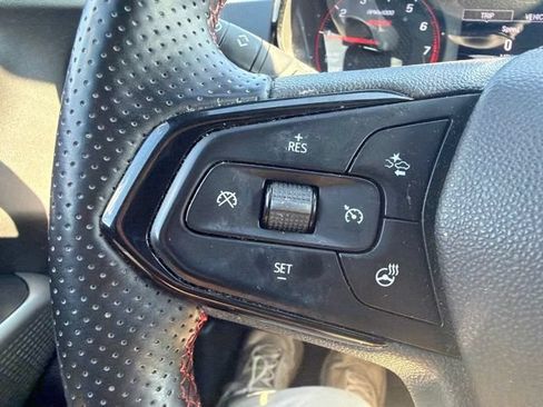 Used 2024 Chevrolet Trax RS w/ Sunroof Package FWD image 36