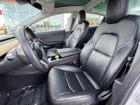 Used 2019 Tesla Model 3 Standard Range Plus image 18