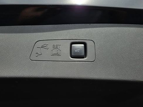 Used 2023 Lincoln Corsair FWD image 25