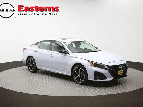 Used 2023 Nissan Altima 2.5 SR w/ SR Premium Package FWD image 49