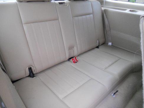 Used 2005 Lincoln Aviator AWD image 27