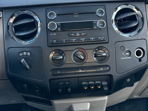 Used 2010 Ford F250 4x4 SuperCab Super Duty image 15