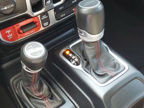 Used 2020 Jeep Gladiator Rubicon AWD/4WD image 27