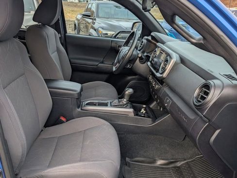 Certified 2017 Toyota Tacoma TRD Sport w/ Tow Package (A/T) image 19