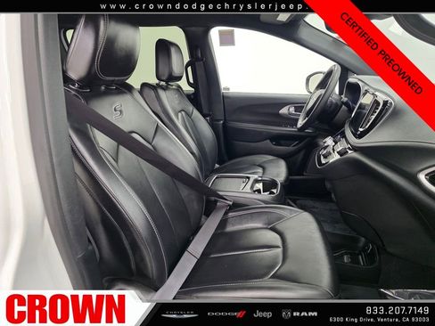 Certified 2024 Chrysler Pacifica Select image 12