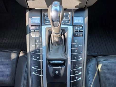 Used 2017 Porsche Macan image 30