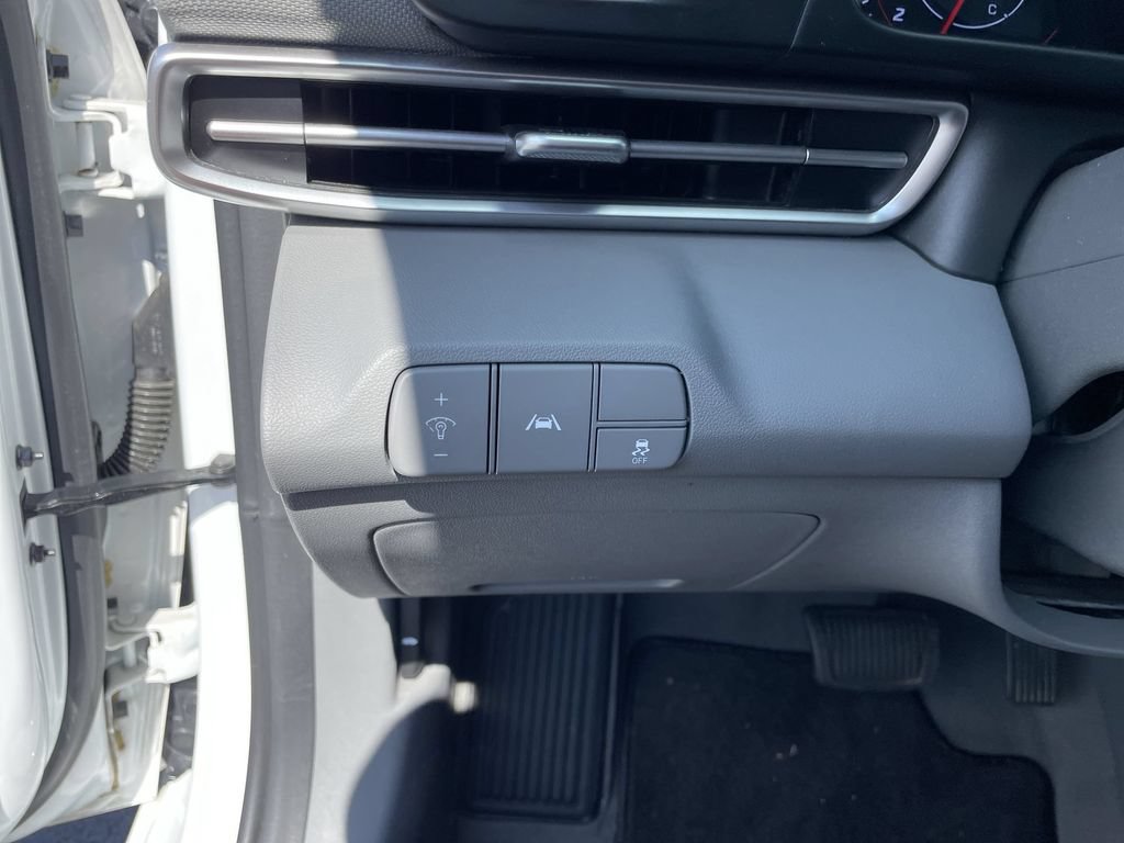Used 2023 Hyundai Elantra SEL w/ Cargo Package FWD image 17