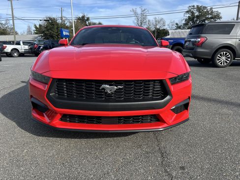 Used 2025 Ford Mustang Premium image 2