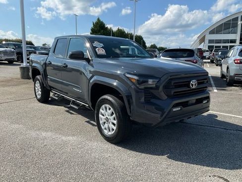 Used 2024 Toyota Tacoma SR5 AWD/4WD image 3