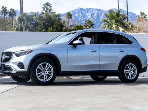 Used 2023 Mercedes-Benz GLC 300 image 1