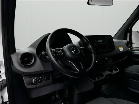 Used 2021 Mercedes-Benz Sprinter 1500 image 15