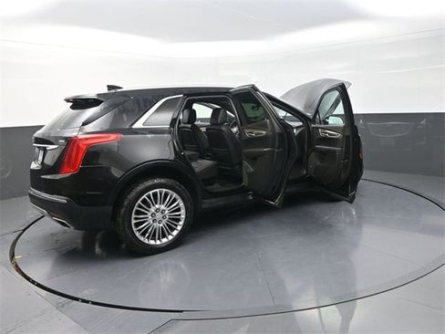 Used 2017 Cadillac XT5 Platinum image 31