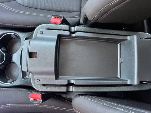 Used 2015 Jeep Cherokee Latitude FWD image 28