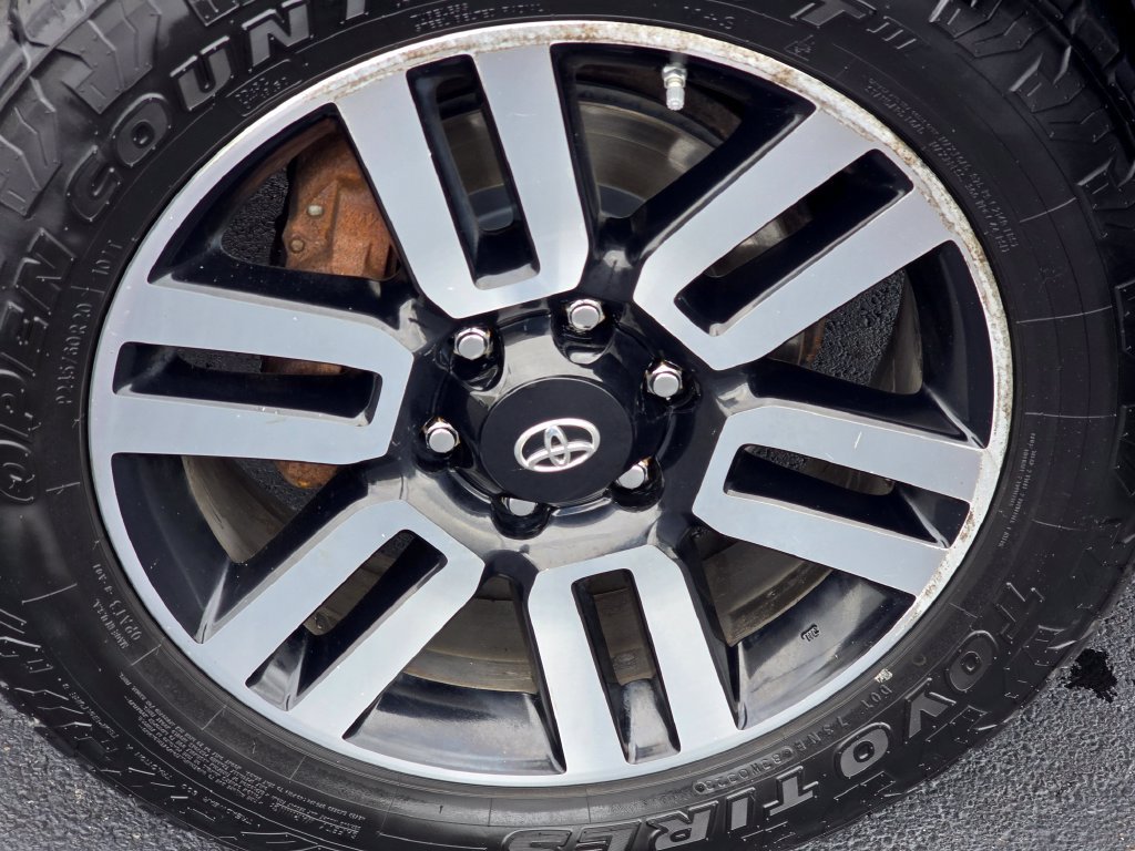 Used 2014 Toyota 4Runner Limited AWD/4WD image 10