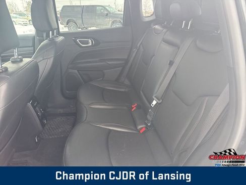 Used 2025 Jeep Compass Trailhawk image 43