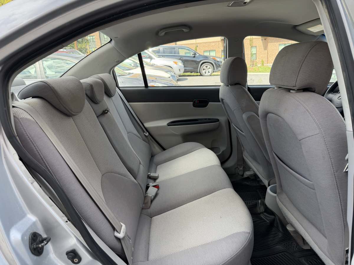 Used 2007 Hyundai Accent GLS FWD image 12