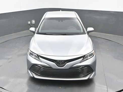 Used 2020 Toyota Camry LE image 14