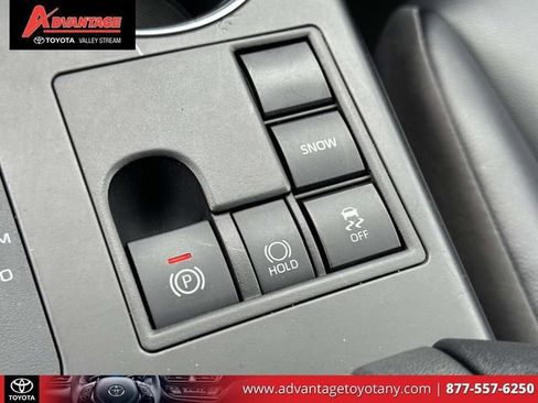 Used 2023 Toyota Highlander XLE image 39