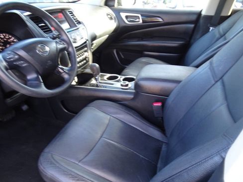 Used 2015 Nissan Pathfinder S image 23