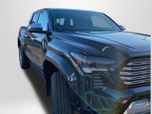 Used 2024 Toyota Tacoma Limited image 8