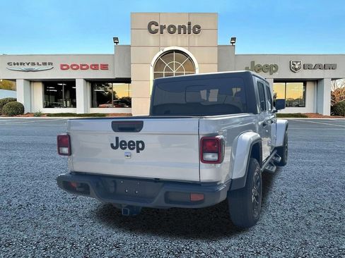 Used 2022 Jeep Gladiator Sport AWD/4WD image 3