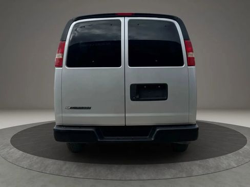 Used 2017 Chevrolet Express 3500 LS image 7