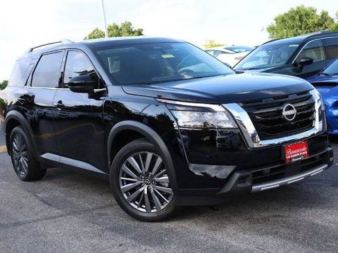 Certified 2025 Nissan Pathfinder SL w/ SL Premium Package FWD image 2