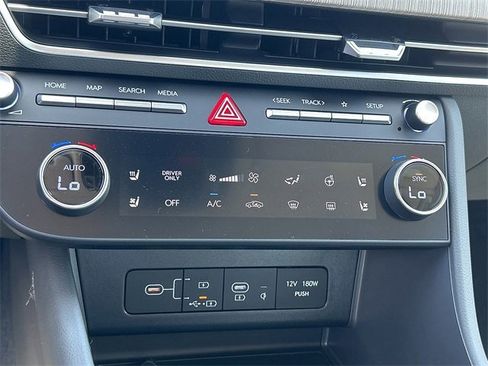 New 2025 Hyundai Sonata Limited image 13