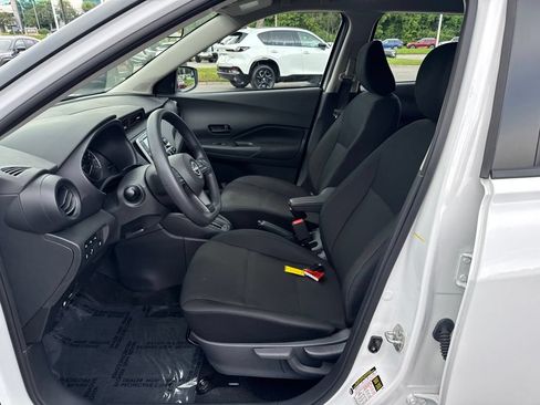 Used 2025 Nissan Kicks Play S FWD image 9