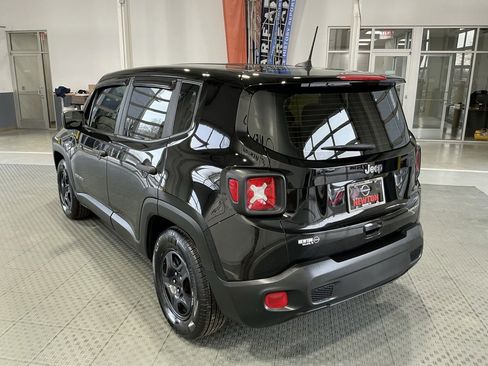 Used 2021 Jeep Renegade Sport image 34