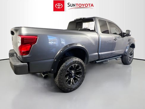 Used 2018 Nissan Titan PRO-4X w/ Pro-4x Convenience Package image 4