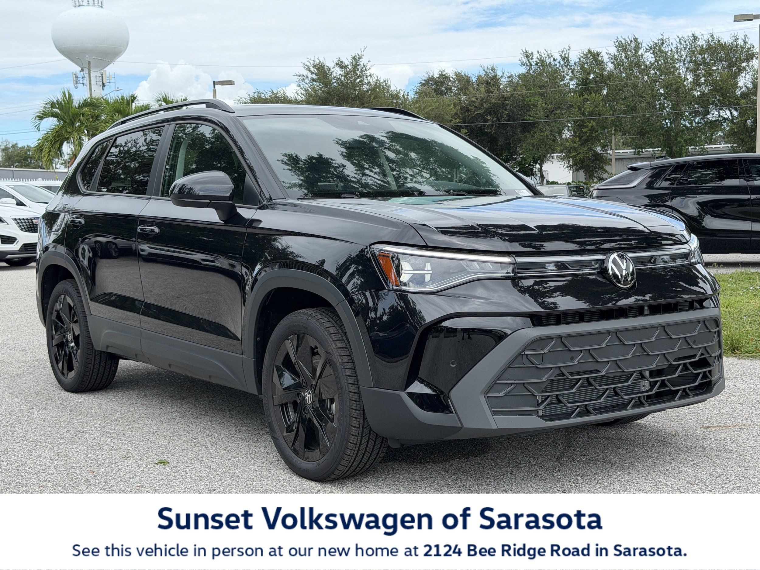 New 2026 Volkswagen Taos SE FWD image 1