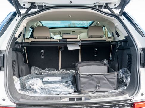 New 2025 Land Rover Discovery Sport S image 24