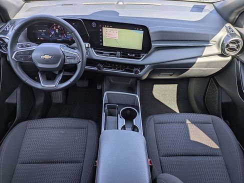 Used 2025 Chevrolet Equinox LT FWD image 13