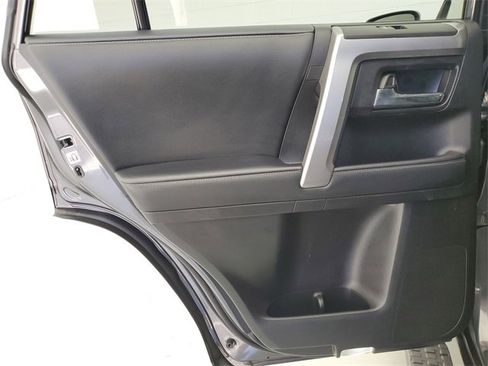 Used 2022 Toyota 4Runner SR5 Premium image 16