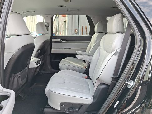 Certified 2023 Hyundai Palisade SEL image 11