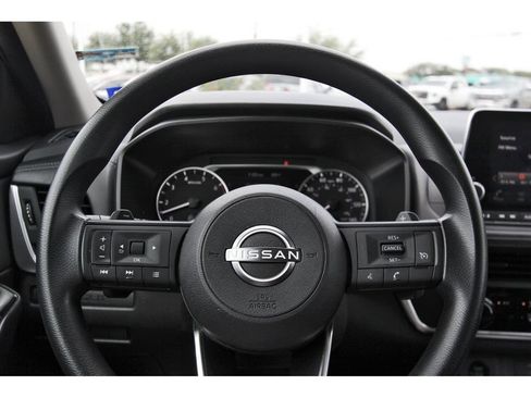 Used 2024 Nissan Rogue S AWD/4WD image 7