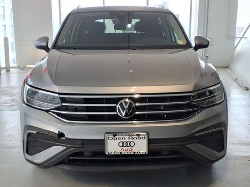 Used 2023 Volkswagen Tiguan SE w/ Panoramic Sunroof Package AWD/4WD image 2