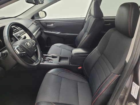 Used 2016 Toyota Camry SE w/ Moonroof Package image 17